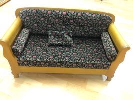 Puppensofa, massiv mit Samtstoff , 60 cm beit, 34 cm hoch