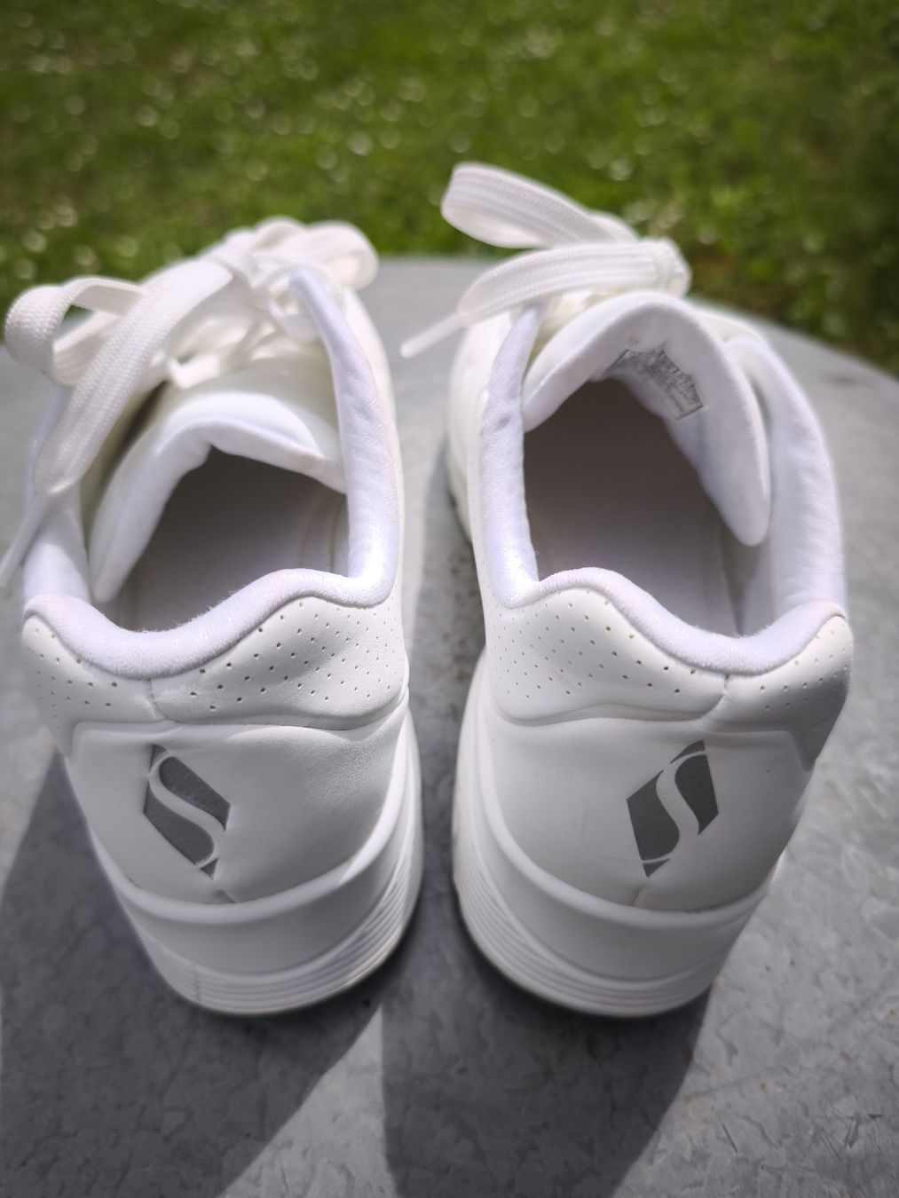 Skechers Scarpe da donna: Skechers Memory Foam Gr.38 weiss – Usato da Bad Zurzach venduto da WinnerChickenDinner 2