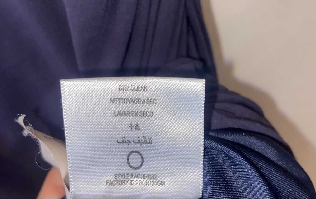 Kleider: Robe BCBGMAXAZRIA drapée bleu marine – Gebraucht aus Romainmôtier von jea_n99k 5