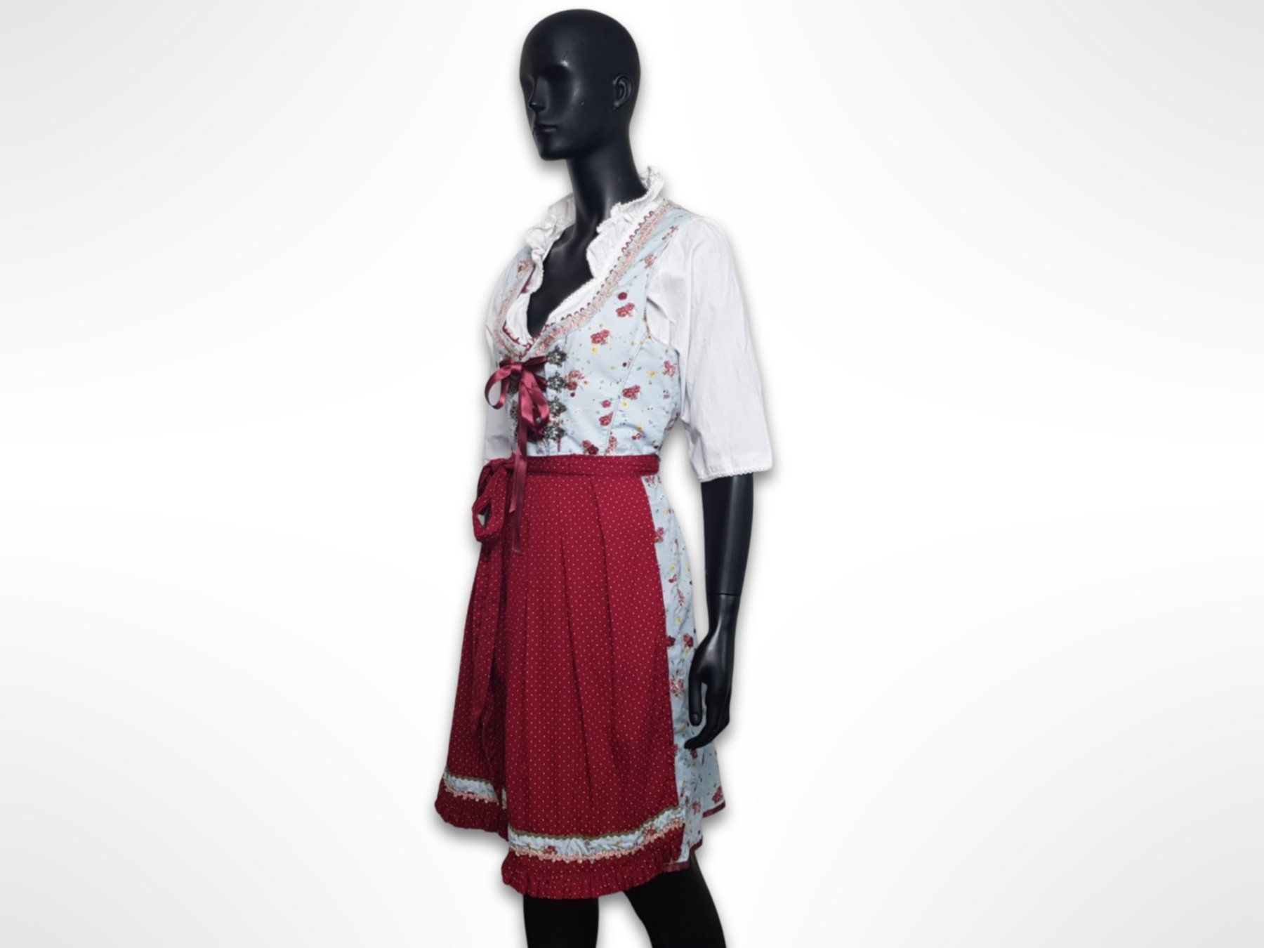 Kostüme: STOCKERPOINT Dirndl mit Bluse und Schürze – Gebraucht aus Suhr von Restwert_Suhr 2