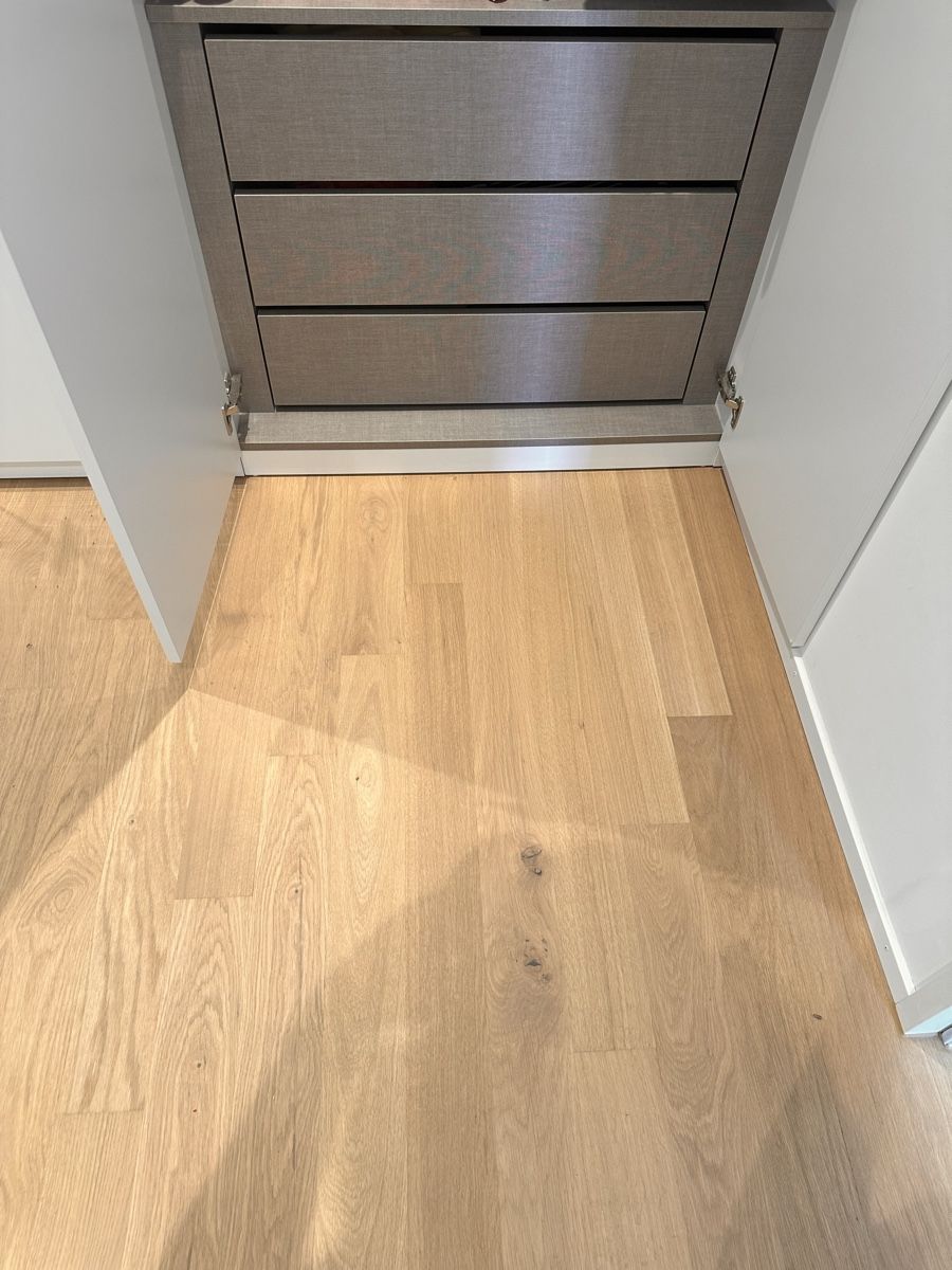 Armoires: Wardrobe with 4 doors – D'occasion à Zürich par sem_6kf7 3