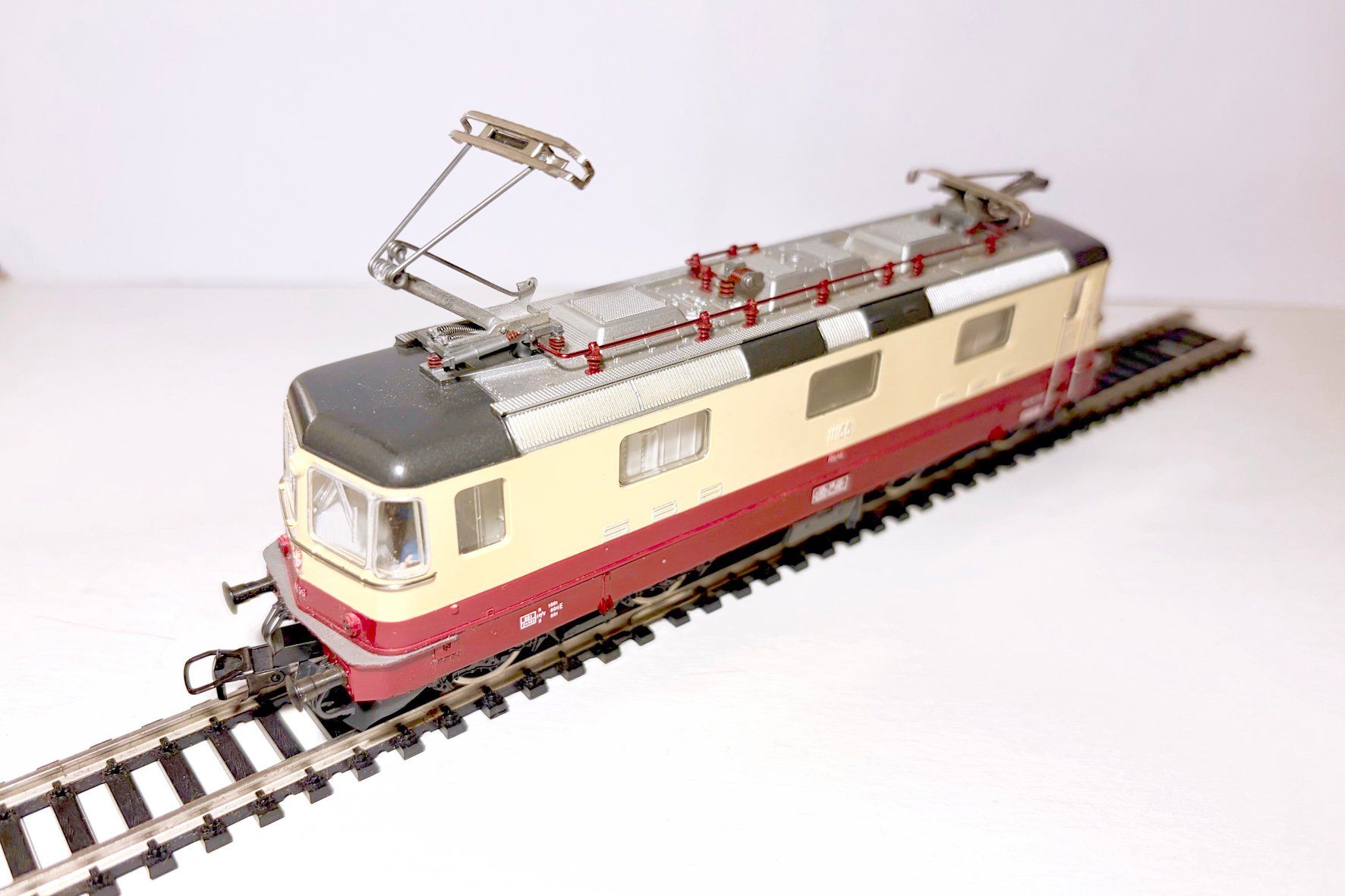 Fleischmann Modellini di ferrovie: Fleischmann Re 4/4II TEE HO/DC analogique – Usato da St-Sulpice VD venduto da Rocoklin 5