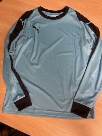 Neues Puma Trainingsshirt Gr. 152 Hellblau/Schwarz