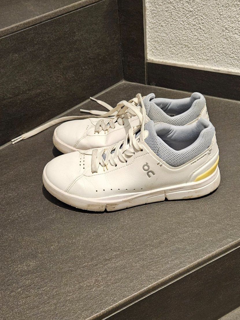 On Scarpe da donna: On The Roger Advantage Sneaker Gr.37.5 – Usato da Balgach venduto da silvia2030