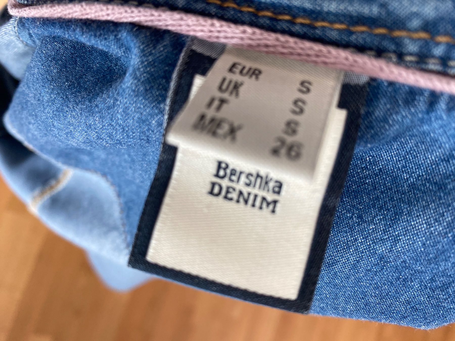 Bershka Blusen: Jeansbluse Grösse s Top Zustand – Gebraucht aus Glattbrugg von riseca 5
