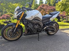 YAMAHA FZ8 JG2013 frisch ab Service und MFK (25kw möglich)