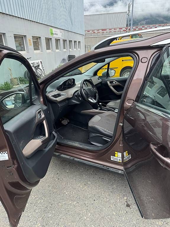 Automobili: PEUGEOT 2008 mit Panoramadach – Usato da Chur venduto da Cardinal1 4