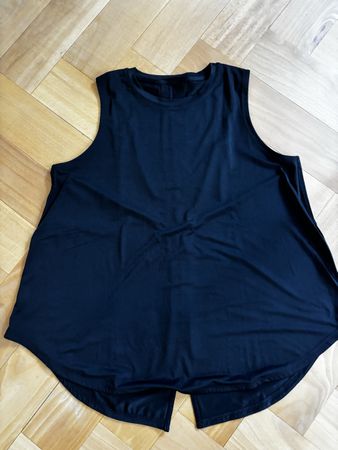 Trainingstop von Lululemon (Grösse M)