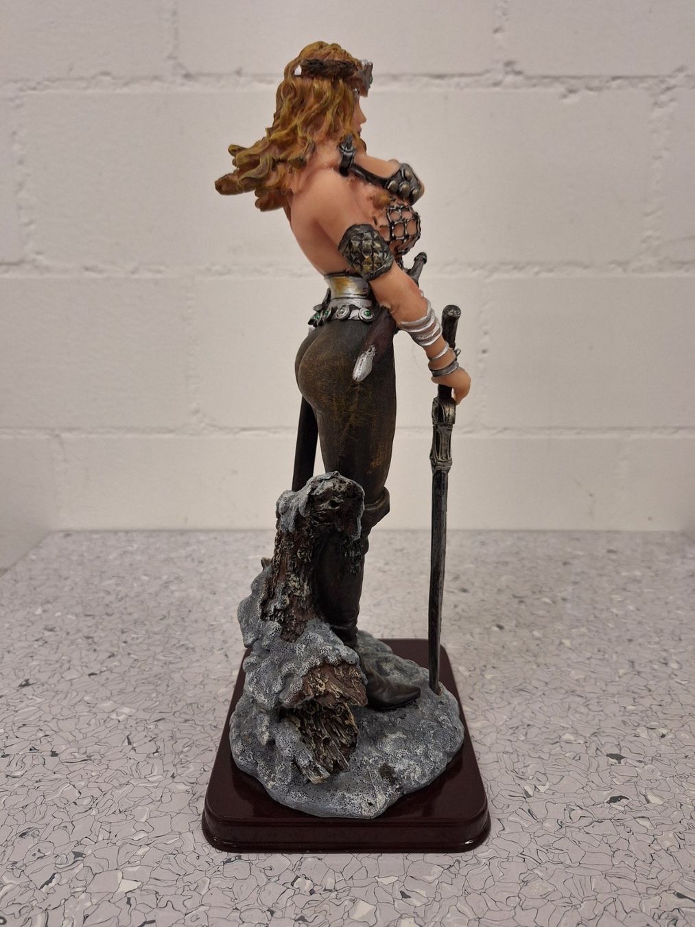 Statuette: Kriegerin (Figur ca. 30cm) – Usato da Niederhasli venduto da ZZoki 3