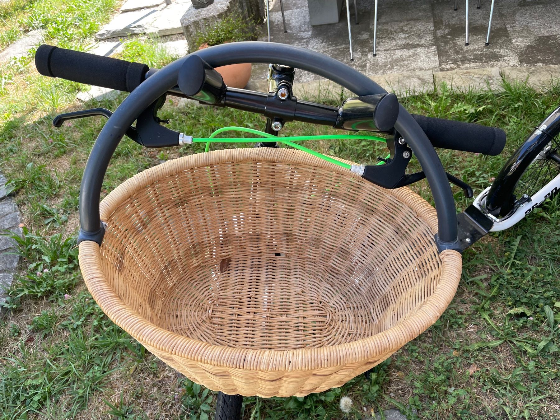 Vélos: Tretroller Trottinet Master 26-20 weiss mit Korb – D'occasion à Baar par Bermudas 2