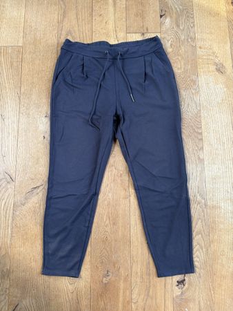 Vero Moda Hose in Grösse L, perfekt für den Sommer ☀️