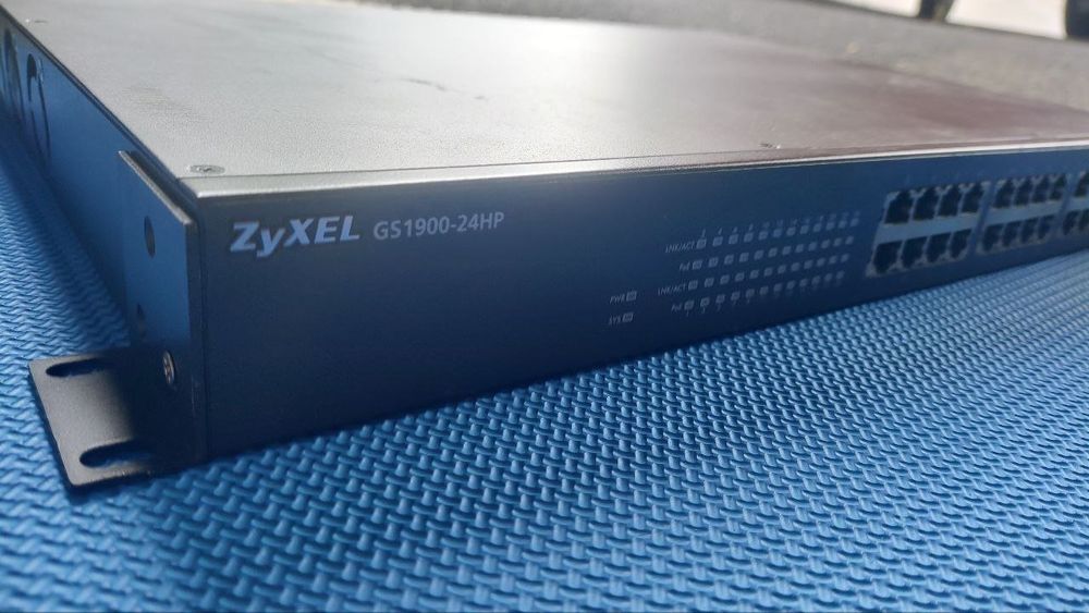 ZyXEL GS1900-24HP / Rack Switch (Gebraucht) in Wabern für CHF 1 – nur ...