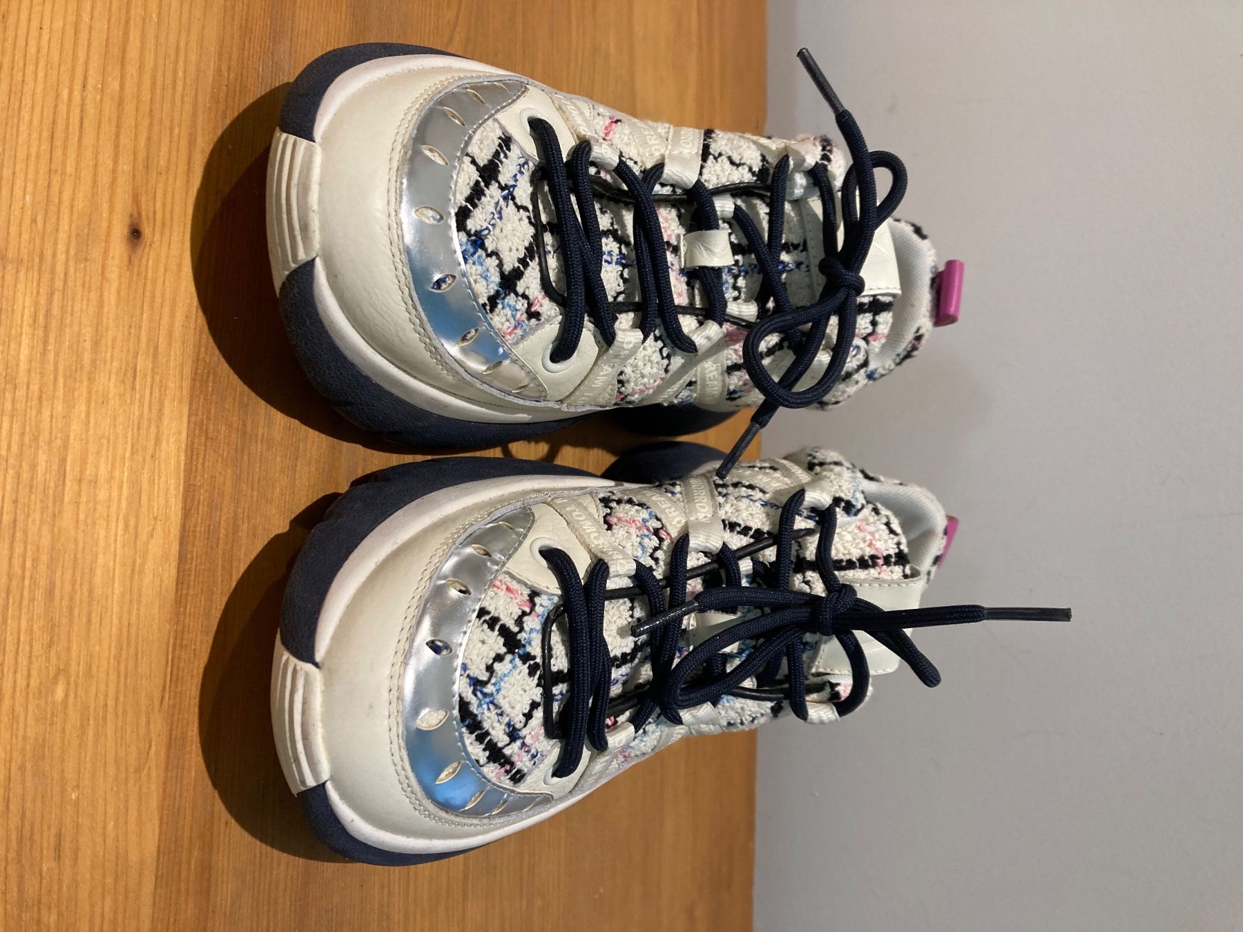 Scarpe da donna: Baskets maje T 37 neuves, édition limitée – Usato da Bellinzona venduto da PWNguitars