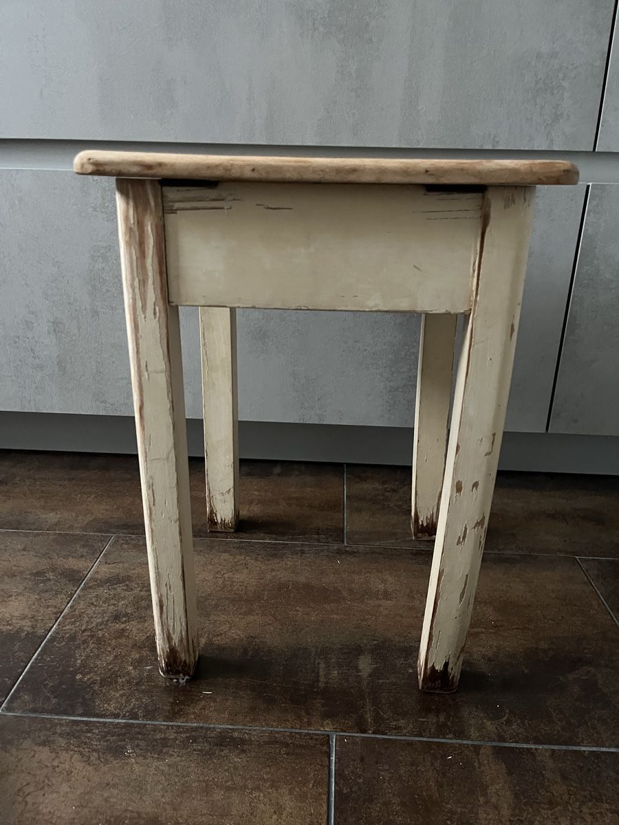 Sgabelli: Tabouret vintage avec rangement intégré – Usato da St. Prex venduto da Nikolletta 4