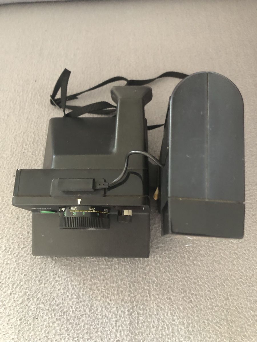 Polaroid Kamera: Polaroid Land Camera 2000 mit Blitz - Vintage Sofortbild – Defekt aus Lenzburg von Alfred1341 1