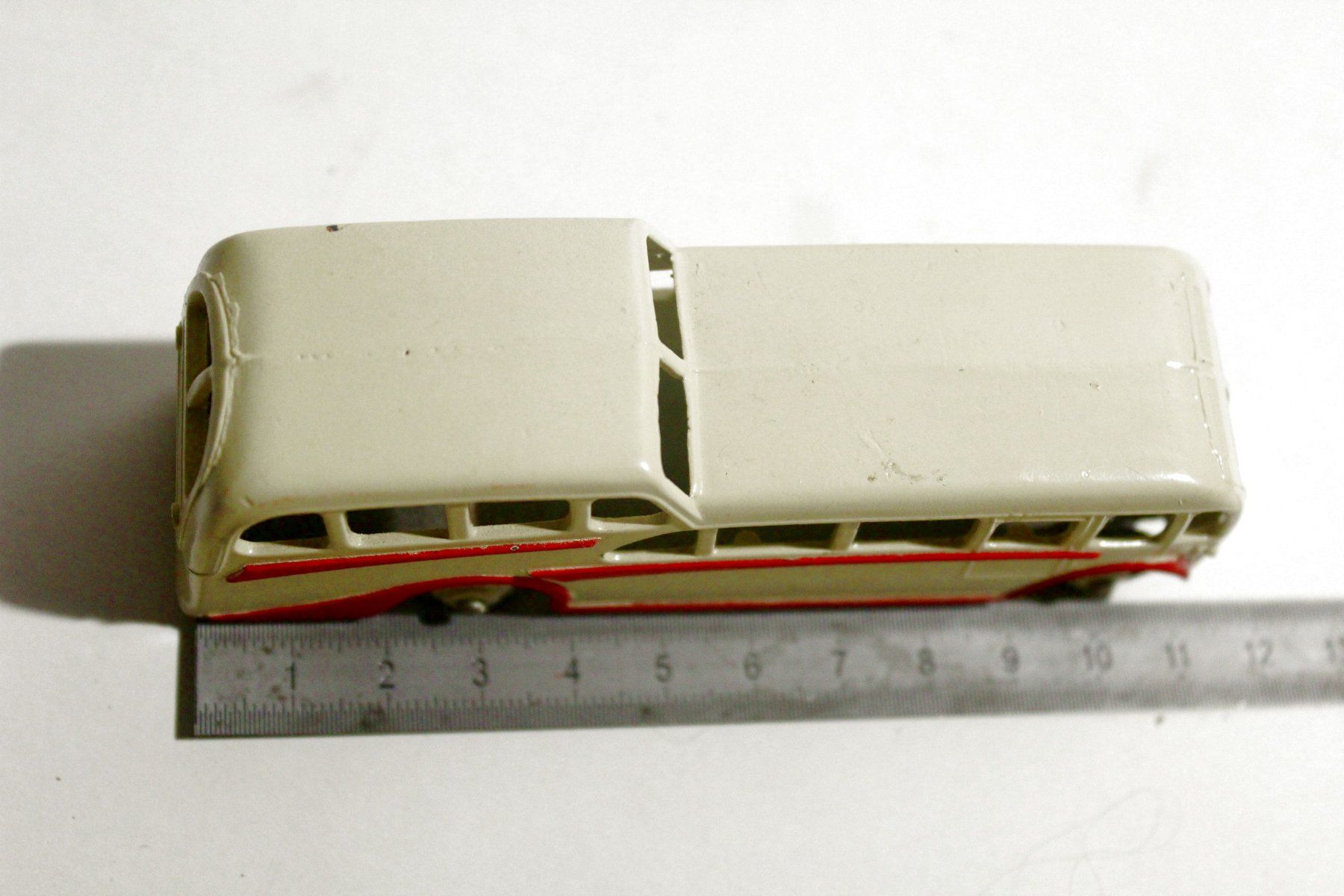 Dinky Toys Modellini d'auto: DINKY TOYS / MECCANO Observation Coach, creme/rot – Usato da Bern venduto da kultiges 8