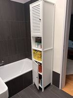 Schöner weisser Hochschrank