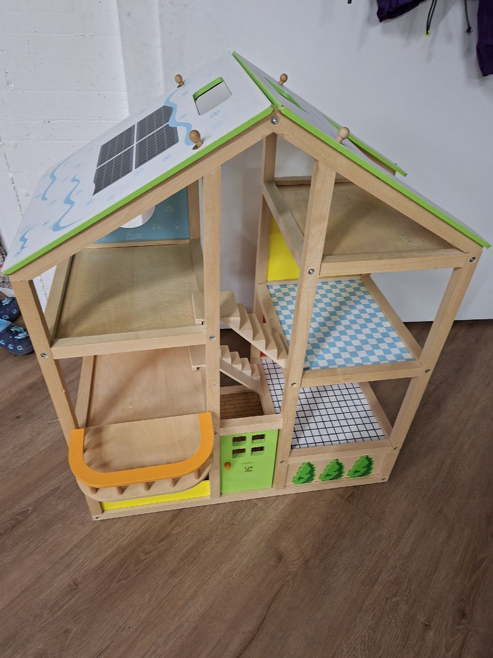 Hape Case e mobili per bambole: Puppenhaus Hape – Usato da Obfelden venduto da xcorinax
