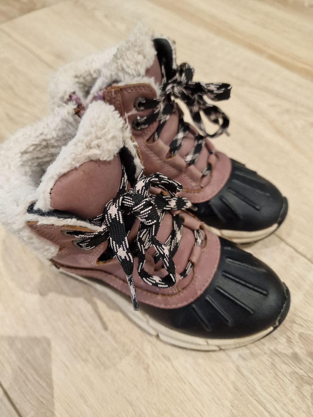 Geox Scarpe per ragazzi: Winterschuhe Geox nr 29 – Usato da Flurlingen venduto da Emanuele_Borla