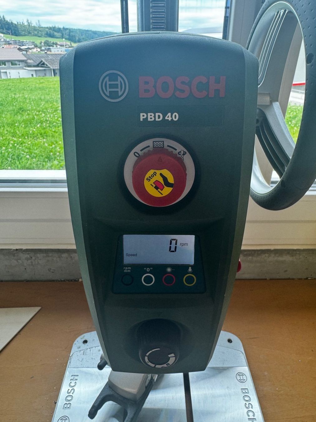 Bosch Trapani: BOSCH Expert Tischbohrmaschine PBD 40 – Usato da Buchs AG venduto da UmweltFreunde 1