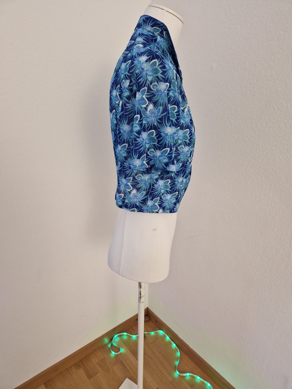 Boleros: Blaues Kurzjäckchen Gr. 40 - Sommerlich & elegant – Gebraucht aus Glattbrugg von hap_8w8v 1