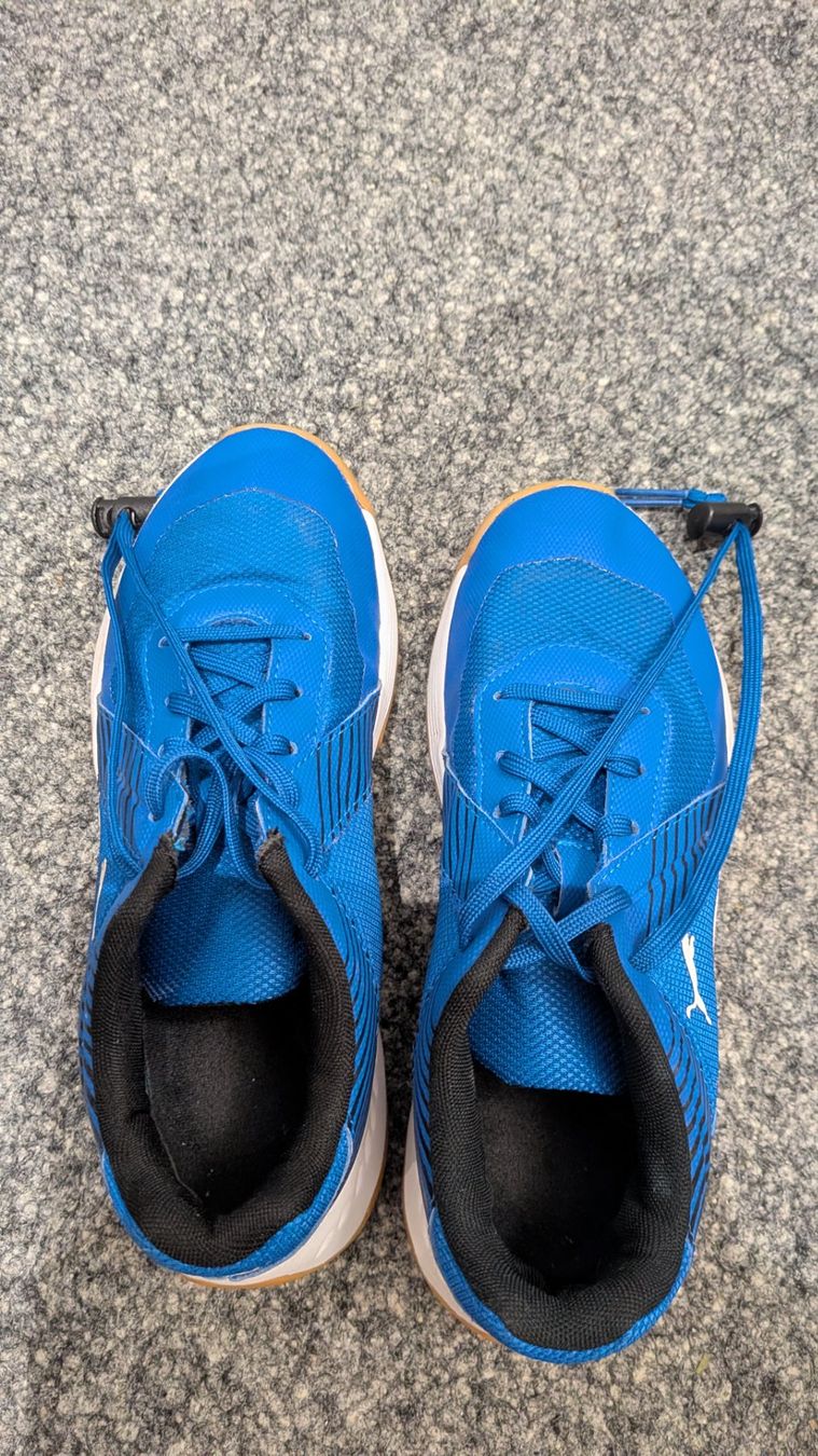 Puma Scarpe per ragazzi: Blaue Puma-Turnschuhe Grösse 37 – Usato da Frauenfeld venduto da mf2_yb66