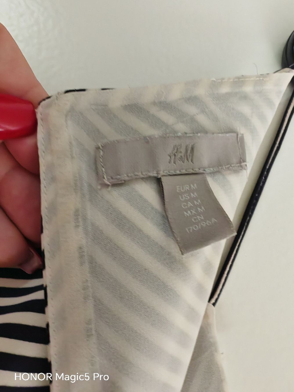 H&M Robes: 2 x H & M Kleider – D'occasion à Birsfelden par mar_8957 6