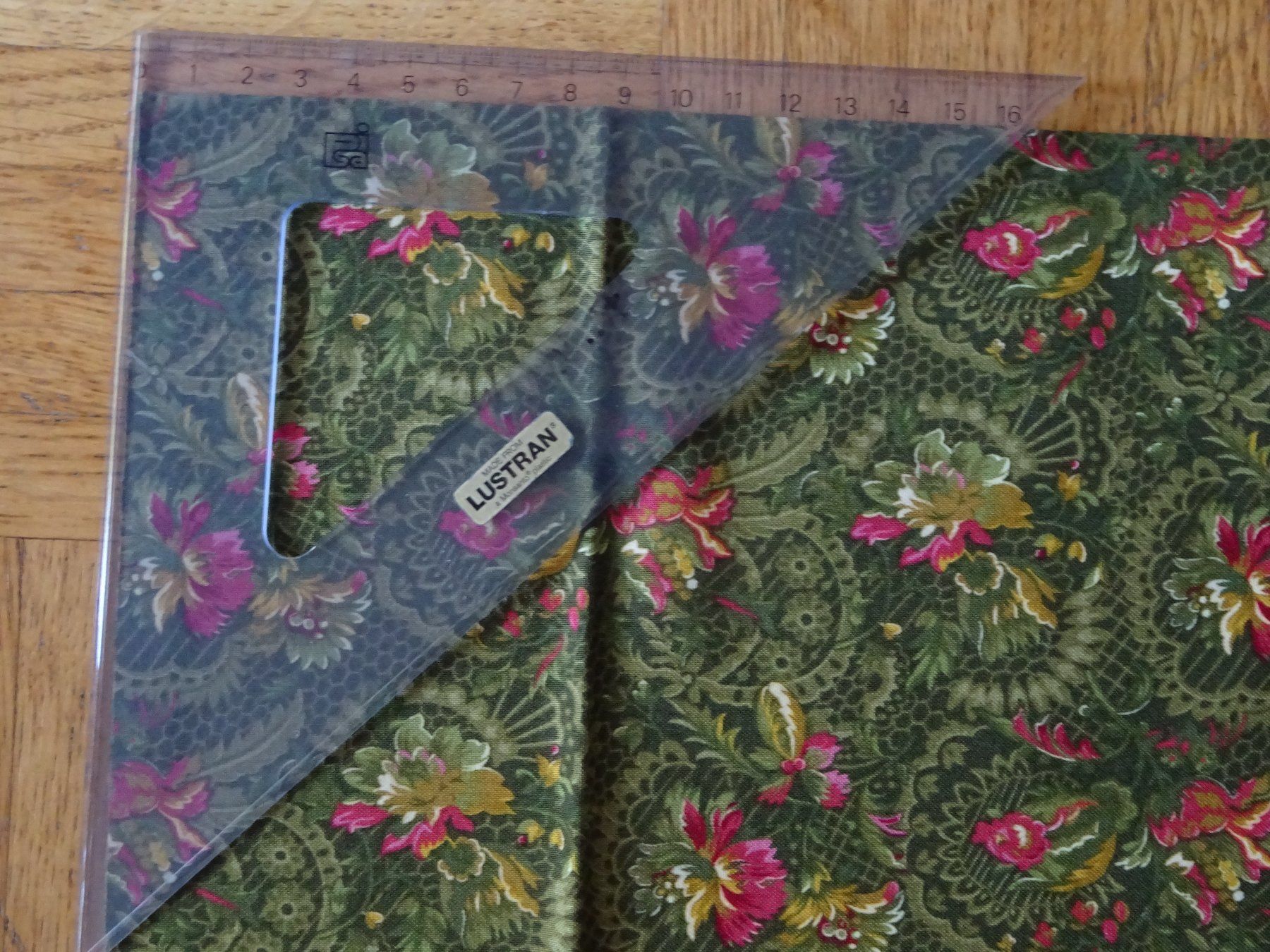 Tessuti: Baumwollstoff für Patchwork 84 x 106cm – Nuovo (secondo la descrizione) da Bern venduto da Hero2.0 2