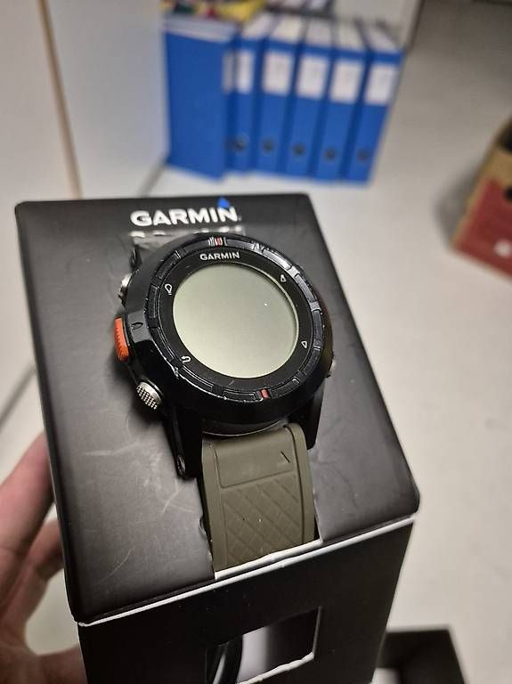 Smartwatch: Garmin Fenix 1 mit 2 Armbändern – Usato da Uster venduto da Marc0114 2