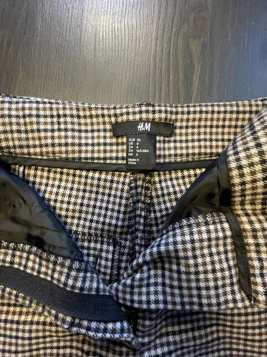 H&M Pantaloni: Shorts autunnali – Usato da Chiasso venduto da vik_pd2h 3