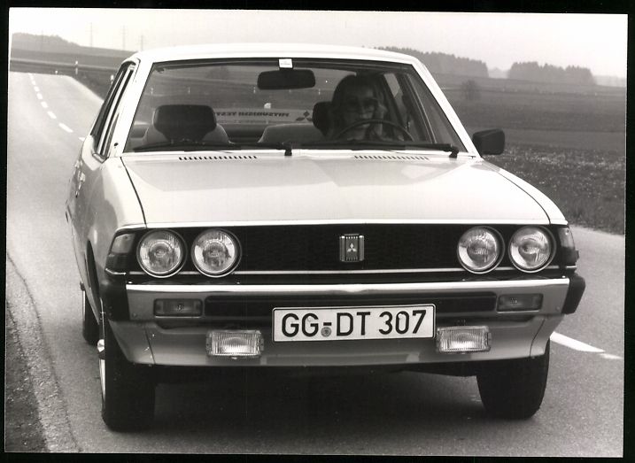Fotografie & Manifesti: Fotografie Auto Mitsubishi Galant Sigma, – Usato da Berlin venduto da bartko-reher