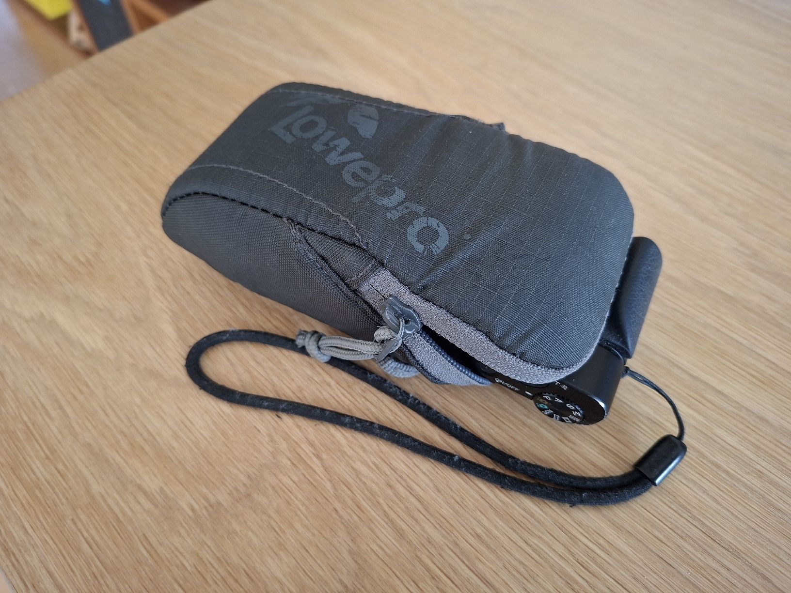 Sony Kamera: Sony RX100 III Camera with 2 Batteries and Case – Gebraucht aus Zürich von 2swiss 6