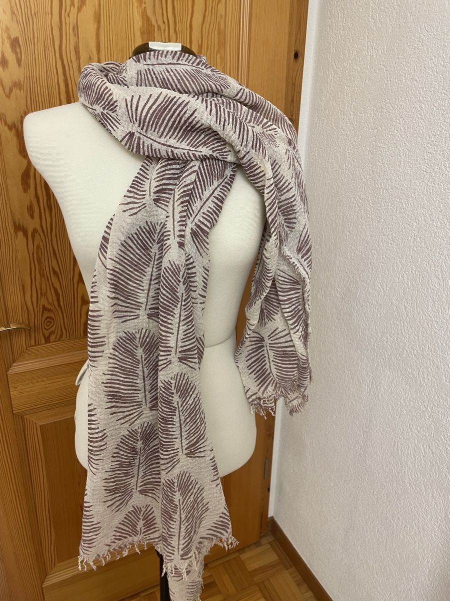 Foulard & Sciarpe: Schal mit Blattmuster – Usato da Dittingen venduto da nje_9nlt