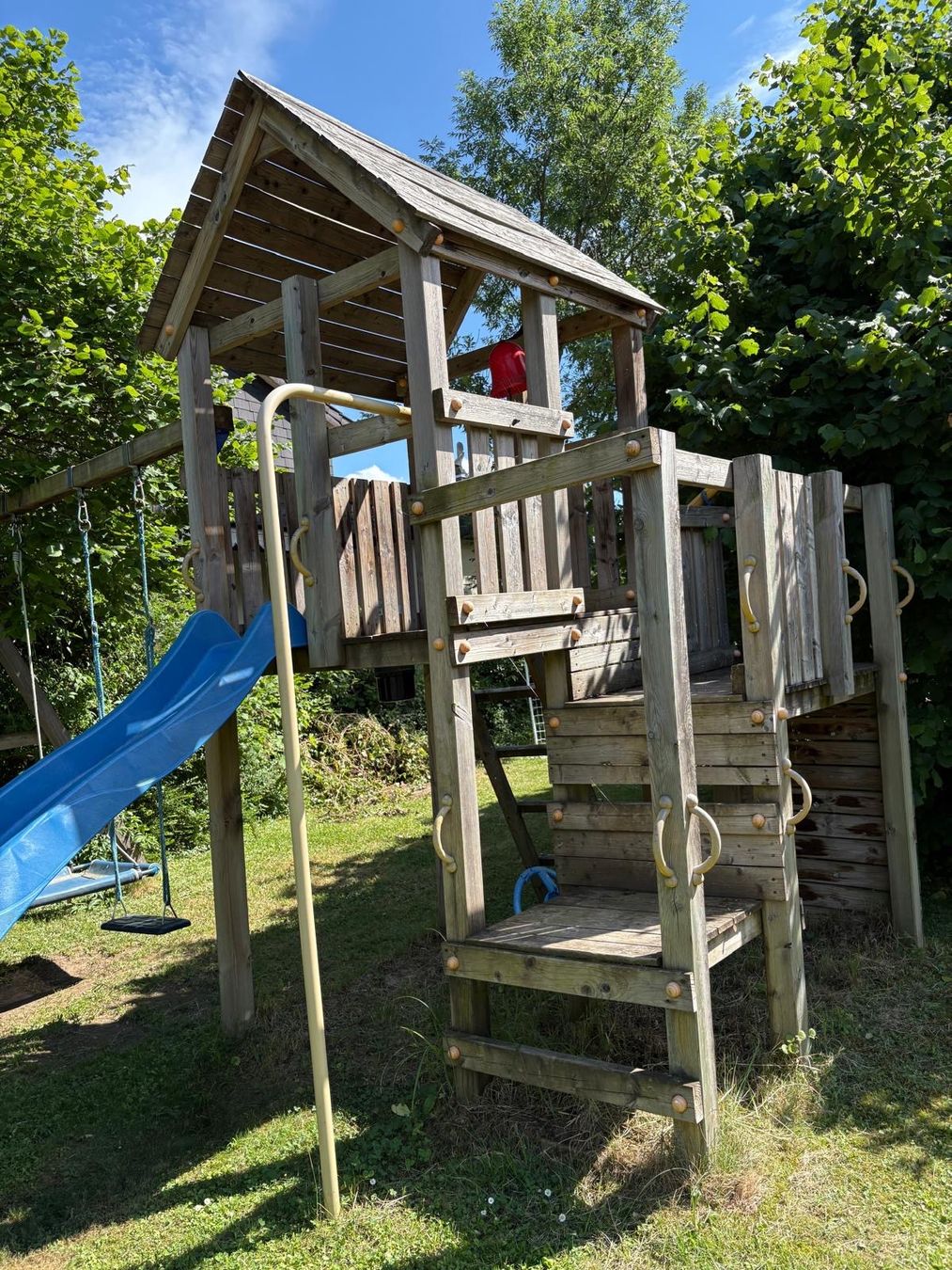 Casette per bambini: Spielturm mit Rutsche & Schaukel – Usato da Glattfelden venduto da Thisu18