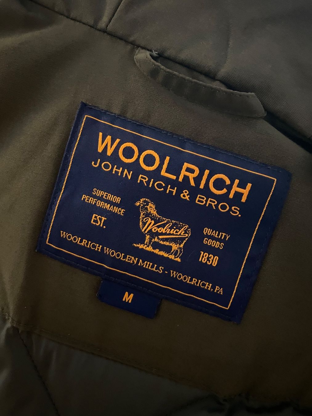 Woolrich Jacken: Woolrich Jacke M in olivgrün – Gebraucht aus Dottikon von 0Micia0 1