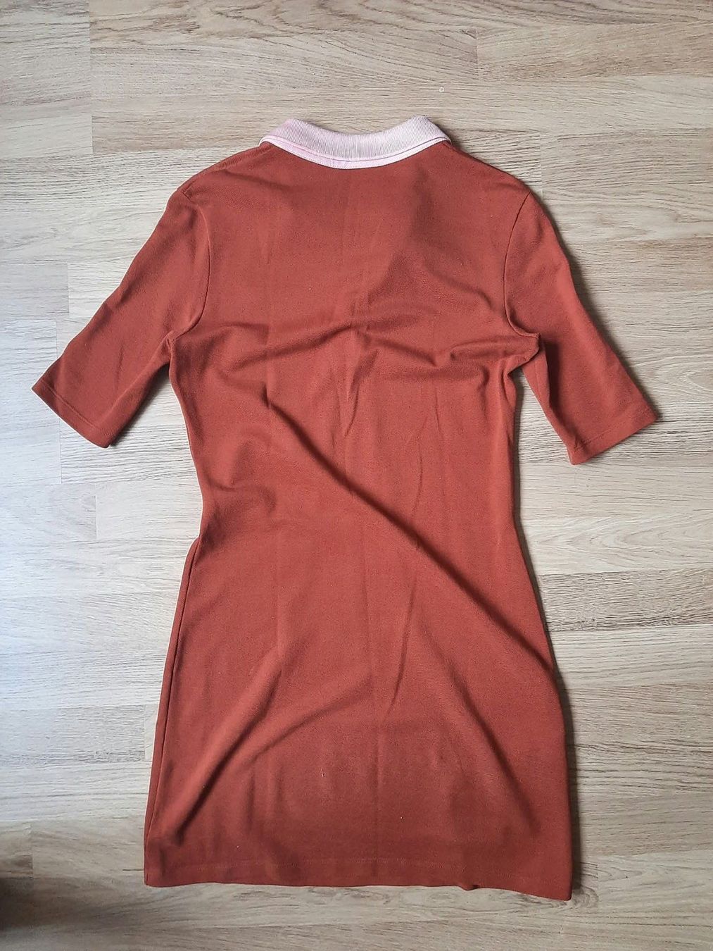 Lacoste Robes: Robe Lacoste – D'occasion à Neuchâtel par col_6rbm 1