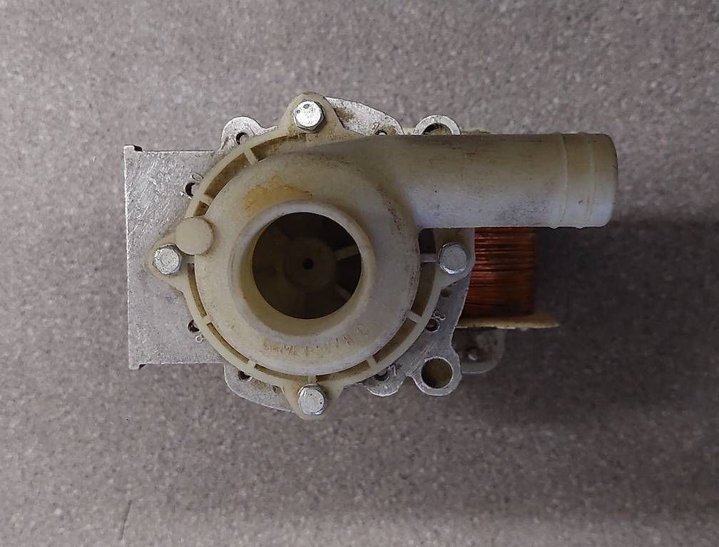 Pompe & Parti di ricambio: Pompe à eau 220 volts – Usato da Morges venduto da pha_9xnc