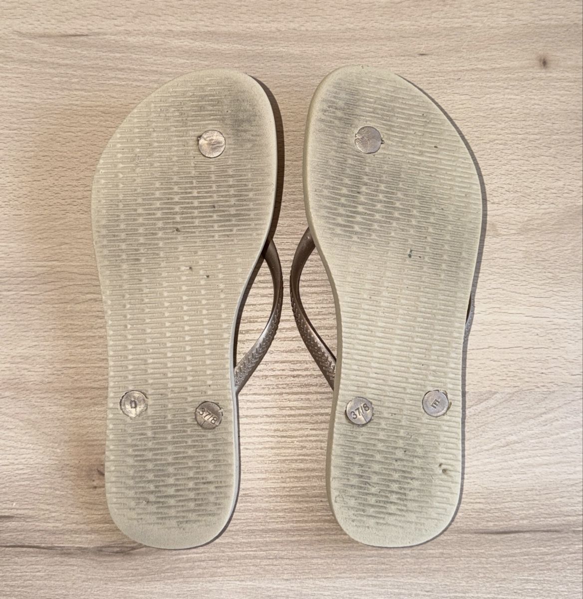 Flipper: HAVAIANAS FLIP FLOPS EU 37/38 – Usato da Puplinge venduto da yav_9r9f 1