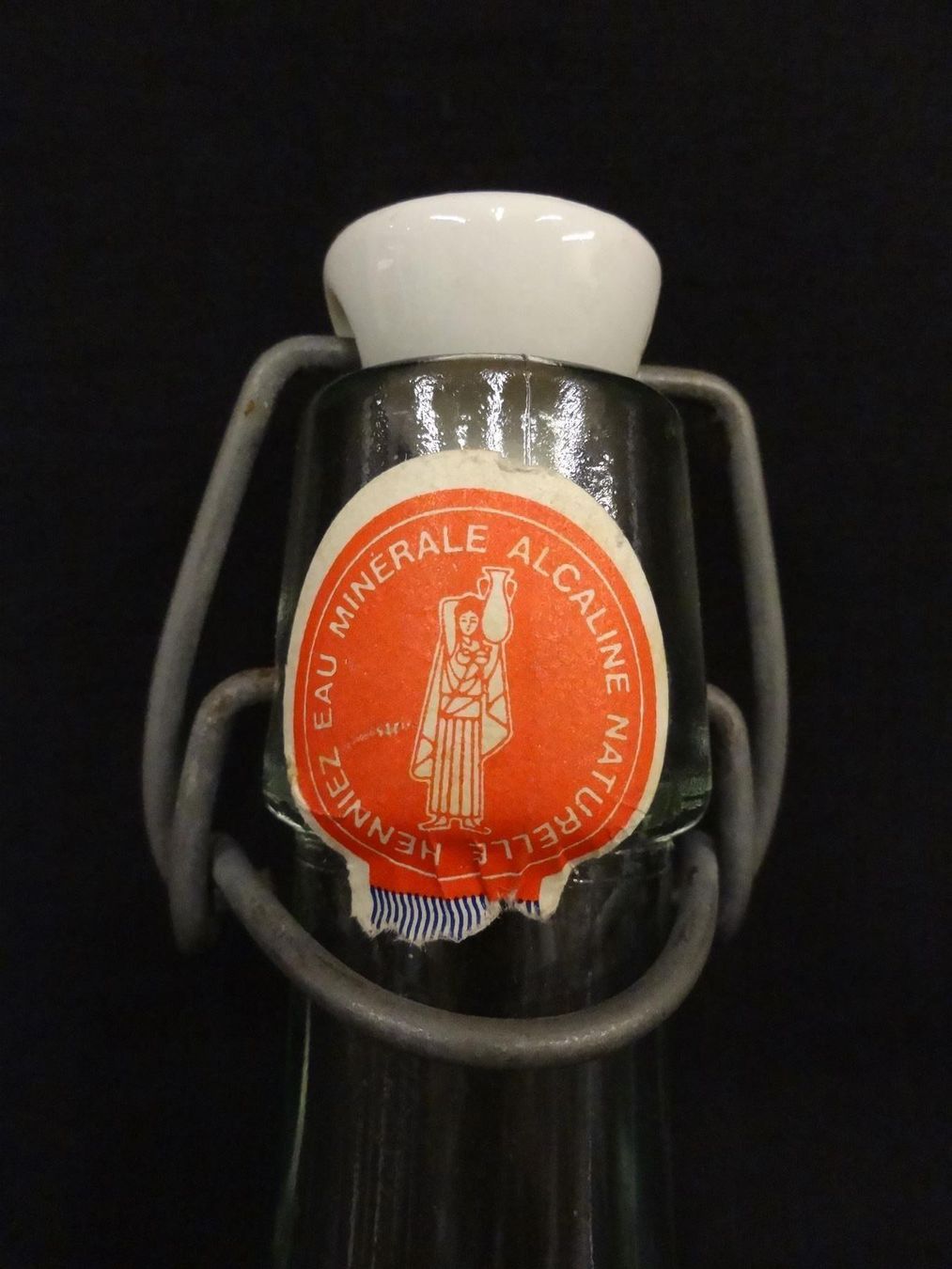Gläser, Krüge & Flaschen: alte Flasche HENNIEZ SANTÉ 1966 – Gebraucht aus Kerzers von Flaschenposten 6