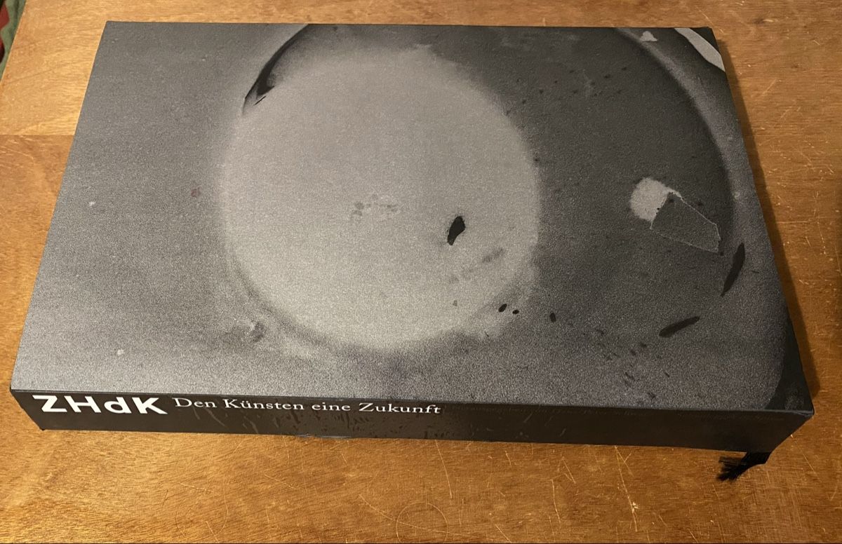 Libri: ZHdK. Den Künsten eine Zukunft – Usato da Zürich venduto da WWehrle