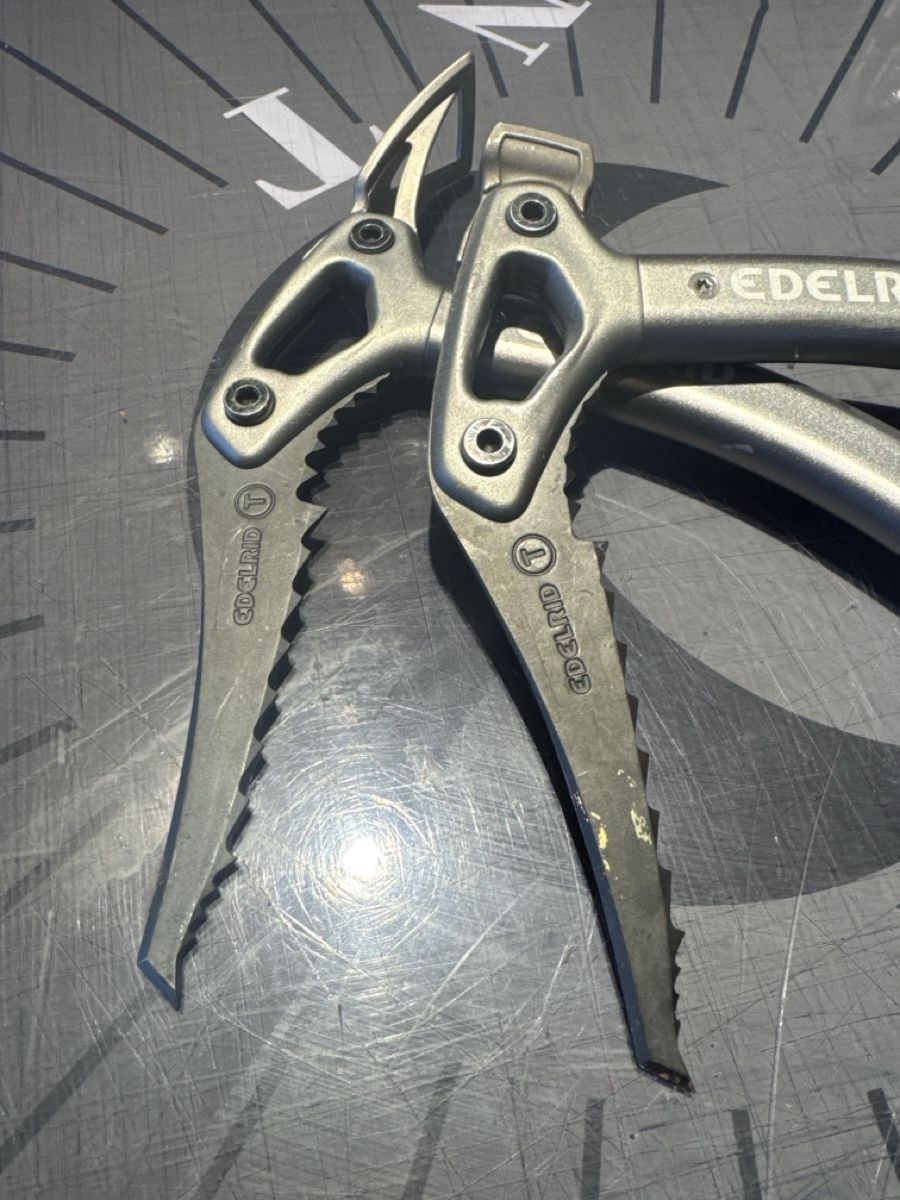 Attrezzatura da arrampicata: Edelrid Eispickel Set Typ T Paar gebrauchter Zustand – Usato da Unterseen venduto da Rico812 1