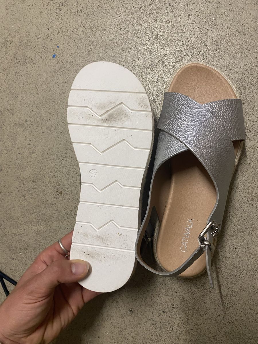 Scarpe da donna: Sandalen silbrig – Usato da Luzern venduto da oli_6x2r 2