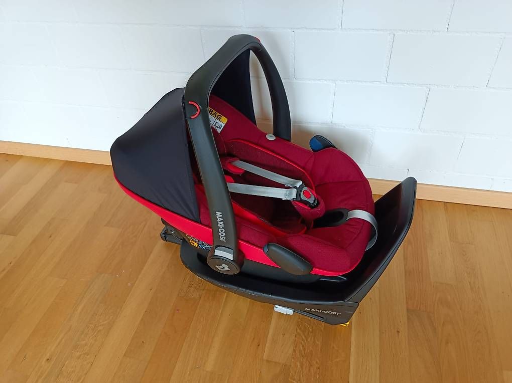Seggiolini per auto: Maxi Cosi inkl. Isofix Base für Sitz – Usato da Thalwil venduto da urmel99 2