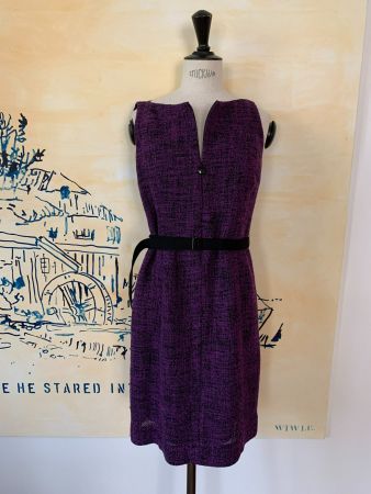 AKRIS: Neues lässiges violettes Kleid mit Gürtel, 36