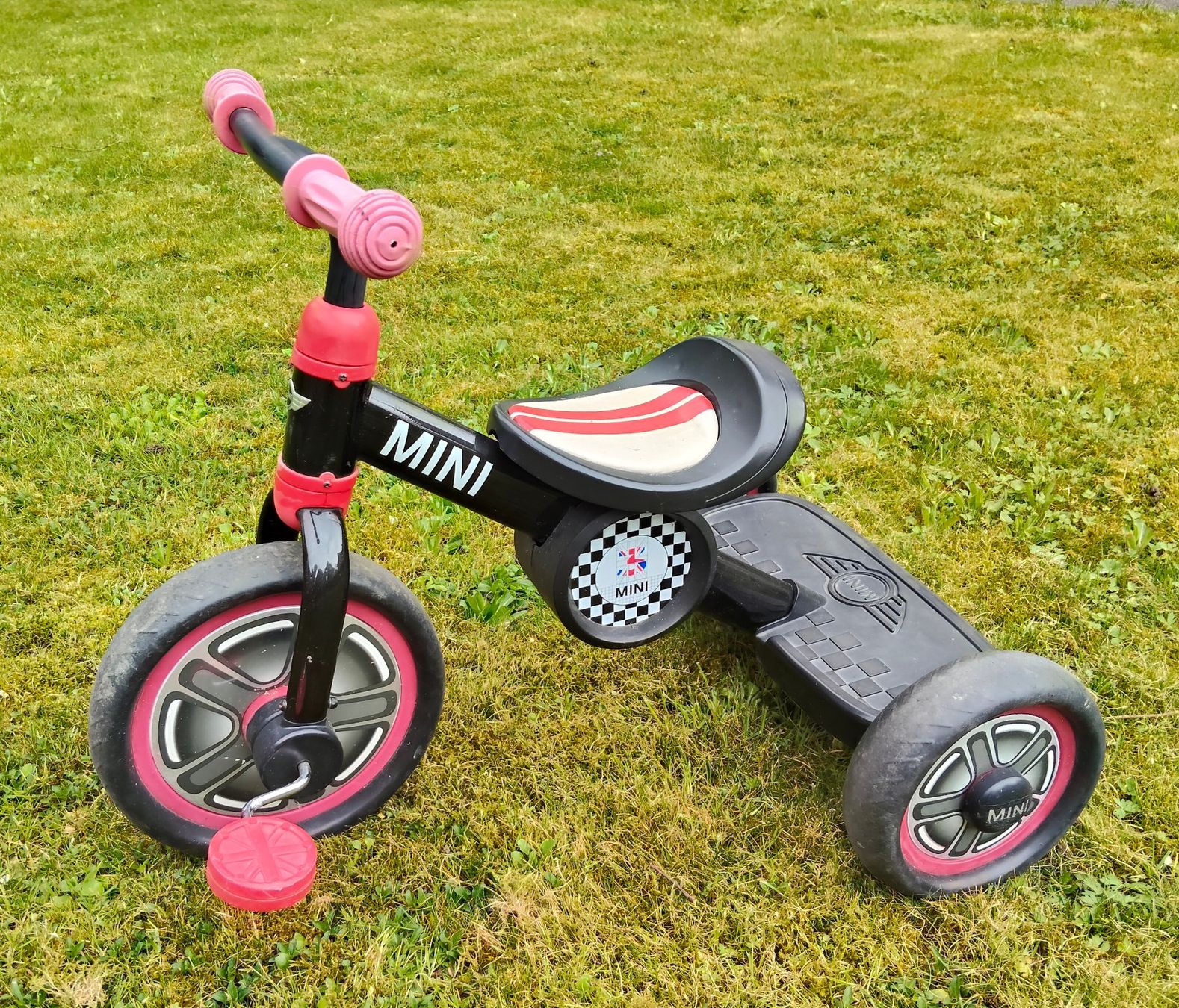 BMW Veicoli per bambini: Kultiges Dreirad BMW "Mini" – Usato da Trimbach venduto da Robigutri