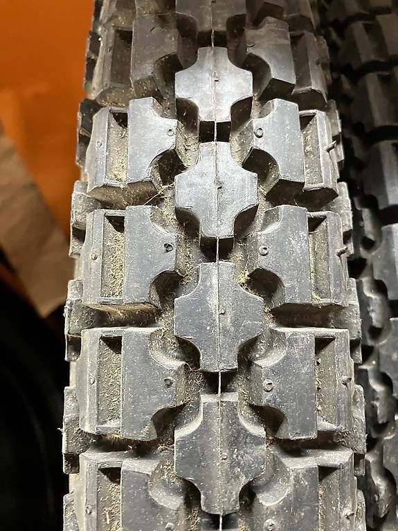 Firestone Pneumatici & Ruote complete: seltene Oldtimerpneus Firestone 19x3,5 – Usato da Seewen SO venduto da Eliane-Nora 2