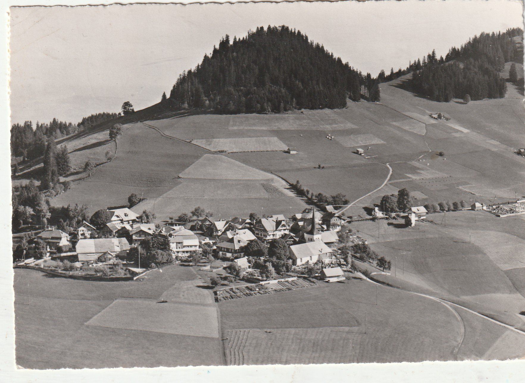 Ansichtskarten: Guggisberg um 1957 – Gebraucht aus Lumbrein von made02