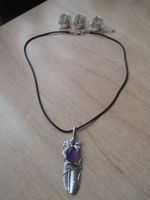 HÜBSCHE KETTE MIT SILBERFARBENER FEDER UND AMETHYSTSTEIN NEU