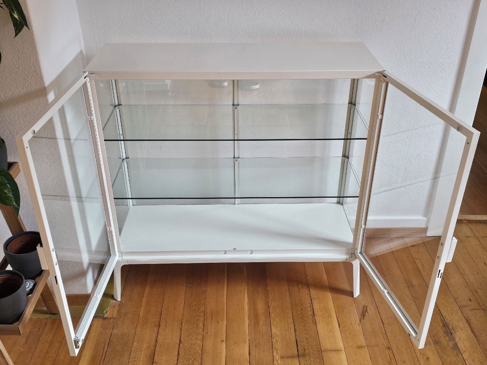 Ikea Vitrinen: MILSBO Vitrine weiss – Gebraucht aus St. Gallen von plh_n2wm 1