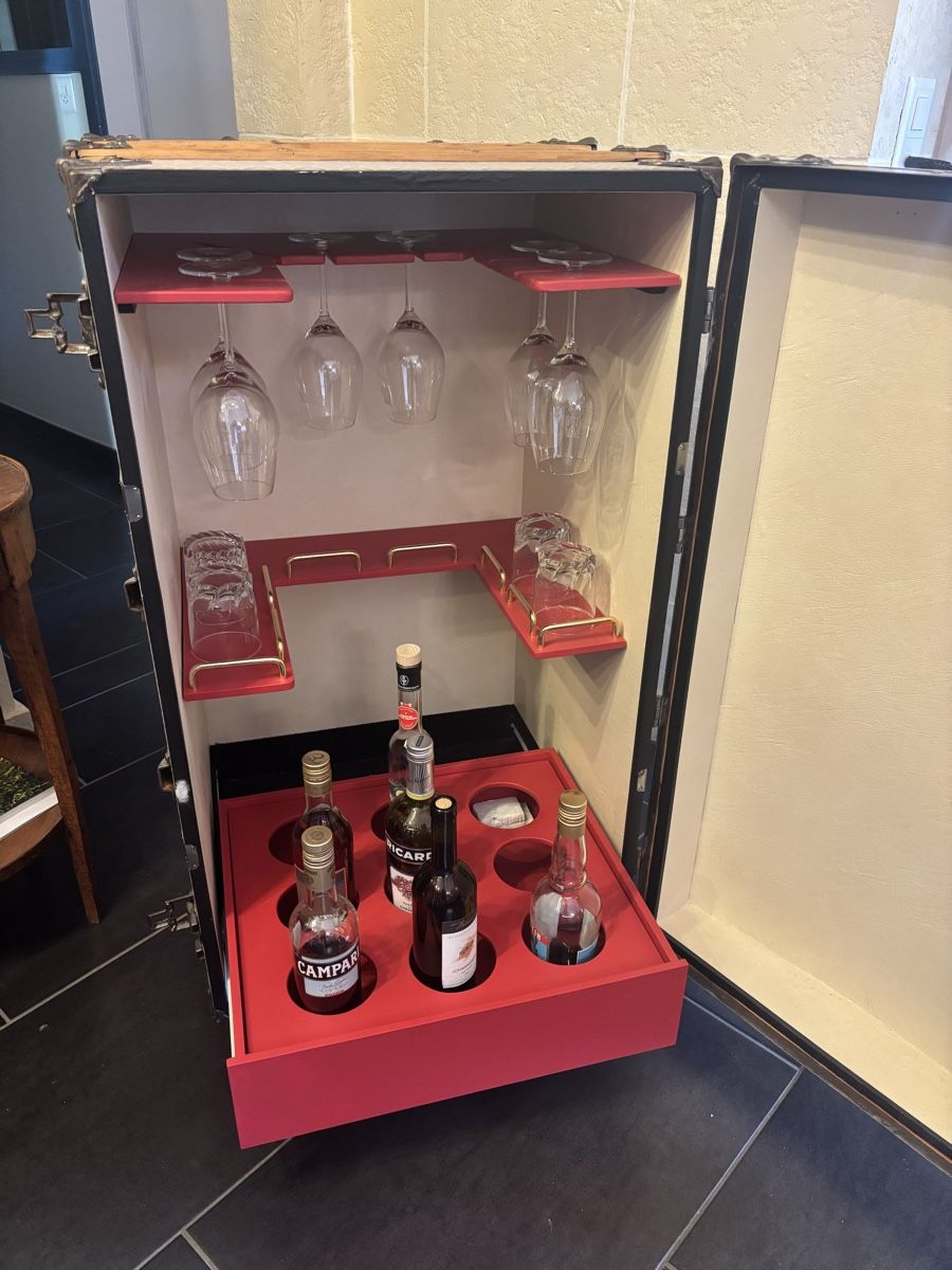 Cassapanche: Malle restaurée en bar à boisson – Usato da Fribourg venduto da 8mv2 7
